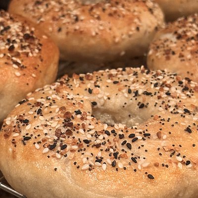 “Red Rock Rounds” Sourdough Bagels (1/2 Doz) 