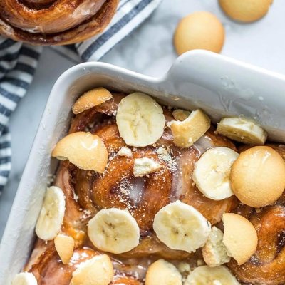 Banana Pudding Cinnamon Rolls