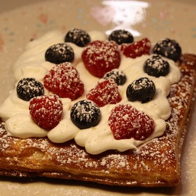 Pastry Puff Mixed Berry 