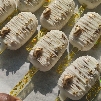 Mini Cakesicles 
