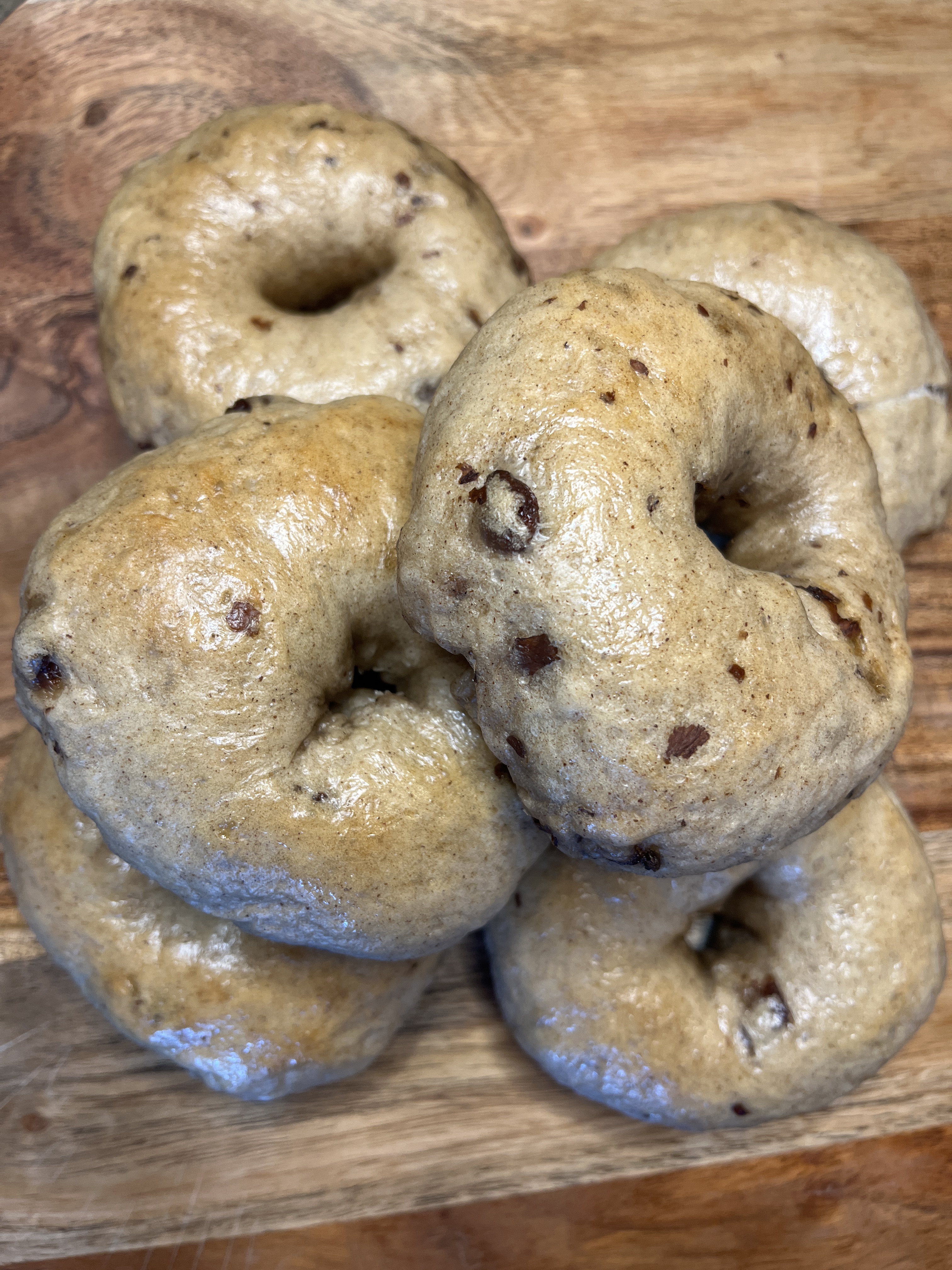 Cinnamon Raisin Bagels (8)