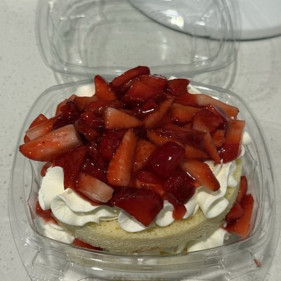 Strawberry shortcake (delight size) 