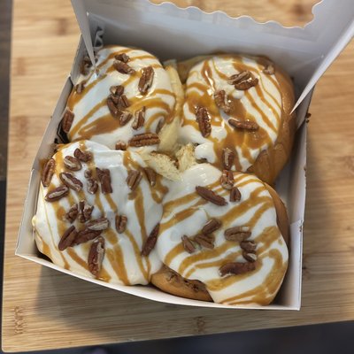 Caramel Pecan Rolls 