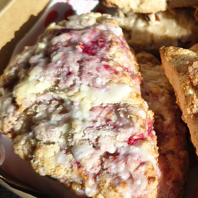 Raspberry lemon Scones (8)
