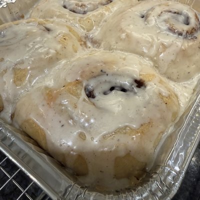 4 Large Soft/Fluffy Sourdough Cinnamon Rolls