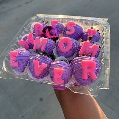  New! Best Mom/mama  Ever Berries Now W/ colored Berries) 