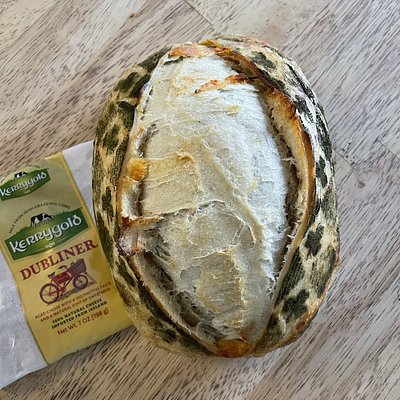 [Small] Irish Cheddar & Chive Sourdough 