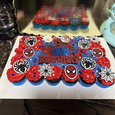 Pull Apart Cupcake Cake 
