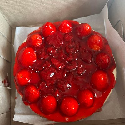 White Chocolate strawberry Cheesecake 