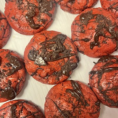 Red Velvet & Oreo Cookies  
