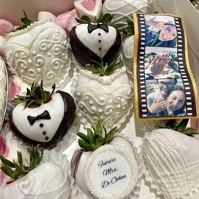 Photo Strip Variety Box 5” Cake Vintage Frosting & Choc Dipped Strawberries 