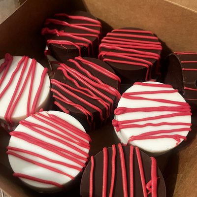 Chocolate Dipped Oreos 