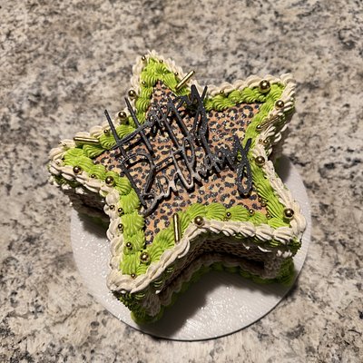 8in Star Cake 