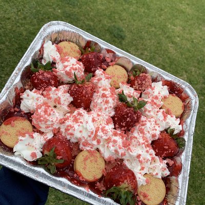 Large Strawberry Shortcake Cheesecake 