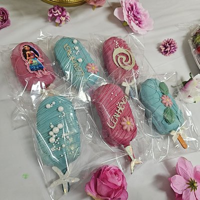 Moana Cakesicle 