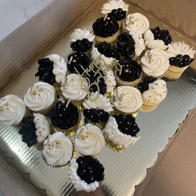 Cupcakes (12) 