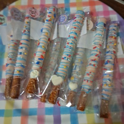 Dipped Pretzel Rods 15pk