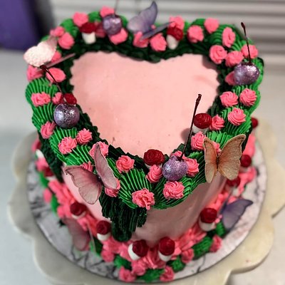 9 Inch Detailed Vintage Cake 