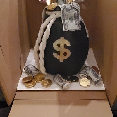Custom Unique Shaped Cake (specify flavor cake and frosting) 