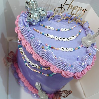 Vintage Style Cake 