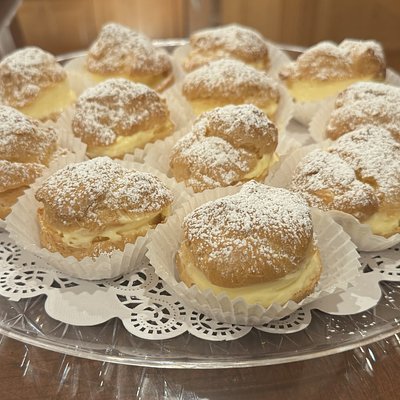 Large Cream Puffs