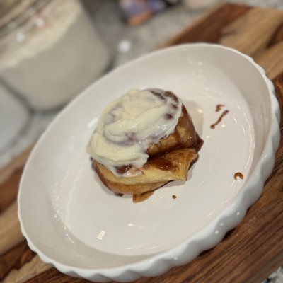 Cinnamon Rolls (4 Count)