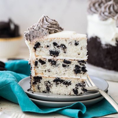 Cookies N Crème Oreo Cake 8”