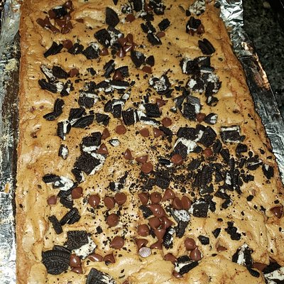 Chocolate Chip Oreo Bars