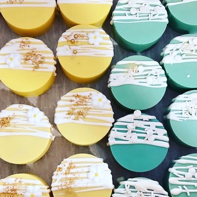 White Chocolate Covered Oreos - Lemon
