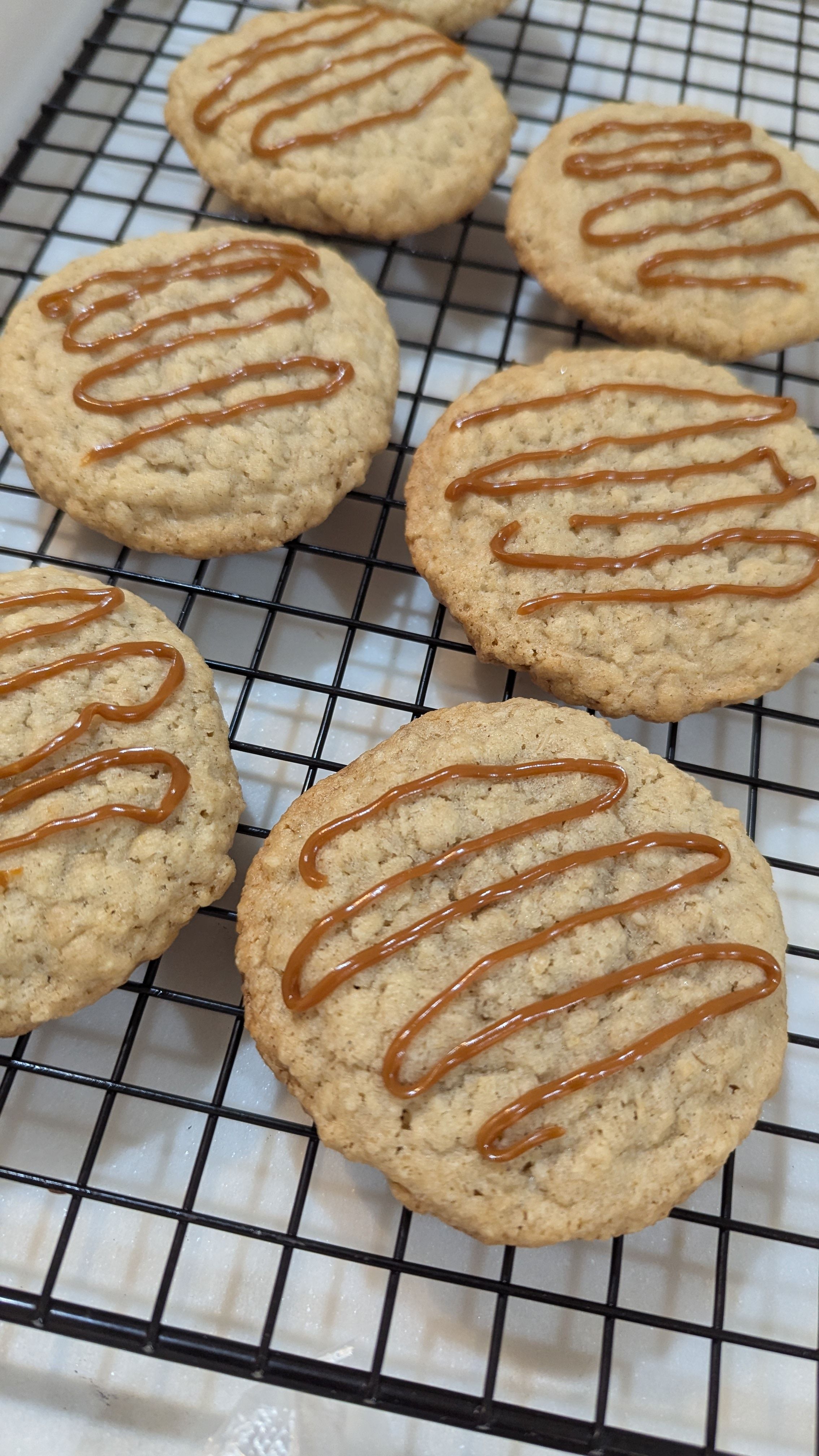 Oatmeal Caramel Cookies