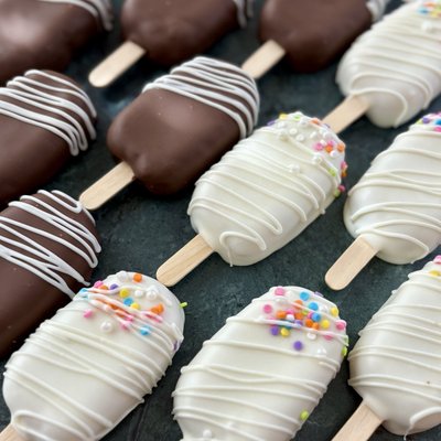 Cakesicles