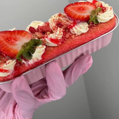 Strawberry cheesecake mini cake