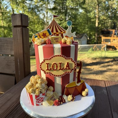 Custom Cakes 6”