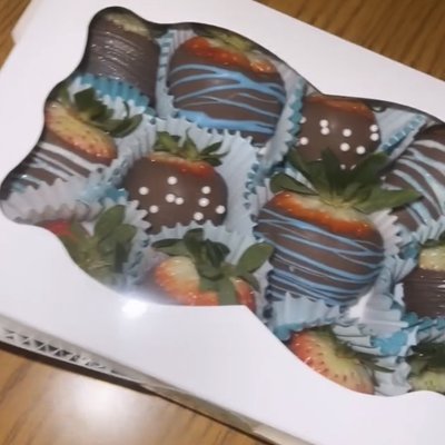Dozen/Half Dozen Chocolate Covered Strawberries 