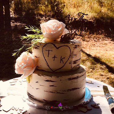 2 Tier 4" 6" Cake (serves 30) 