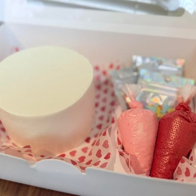 Cake Decorating Kit 