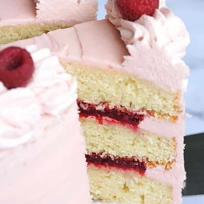 Pink Champagne Vanilla Cake With Raspberry Filling
