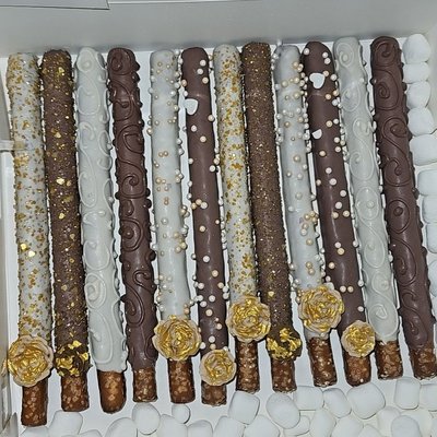 DZ Pretzel Rod Treat Box