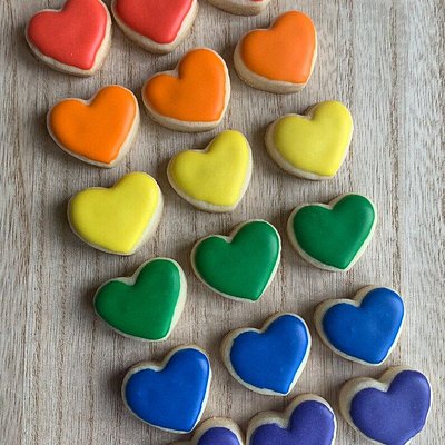 Mini Heart Shaped Pride Cookies (18)