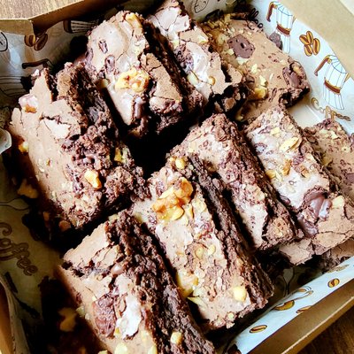 Fudgy Brownies W/ Walnuts