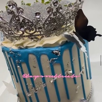 Drip Cake With Crown & Glitter Strawberries 