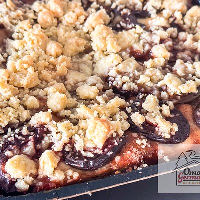 Pflaumenkuchen aka Prune Plum Streusel Cake