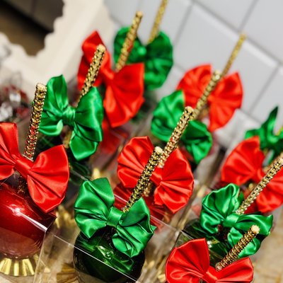 Candy Apples 1/2 Dozen (One color Need 24 Hour Notice)