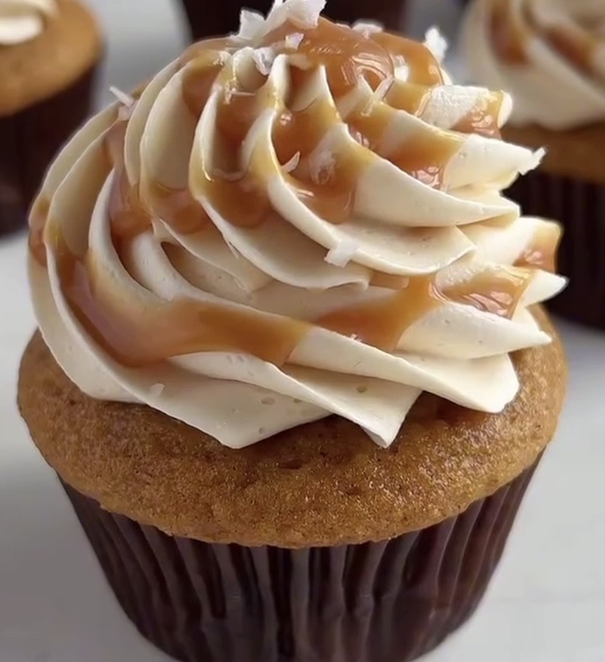 Cupcakes (12)