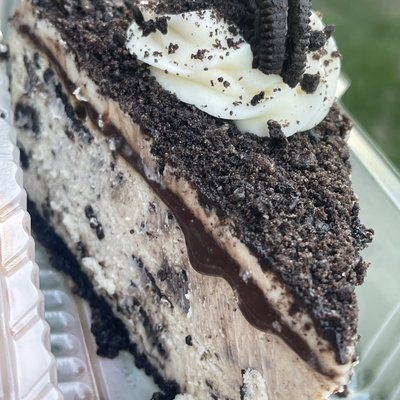 Oreo Cheesecake Slices