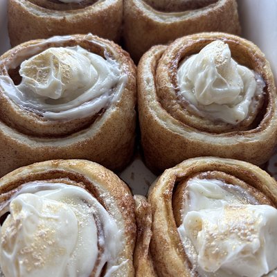 Traditional Cinnamon Roll (4 Rolls) 