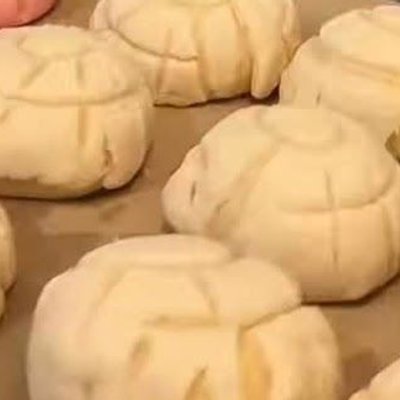 6 Conchas (Sweet Bread)
