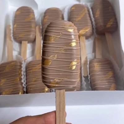 Cakesicles 