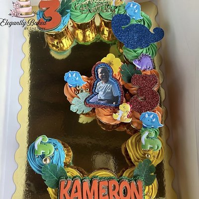 Single Digit Pull Apart Cupcakes