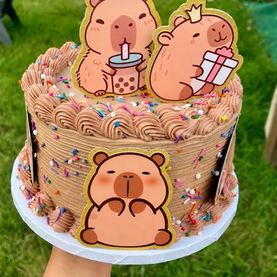 Custom Cakes 